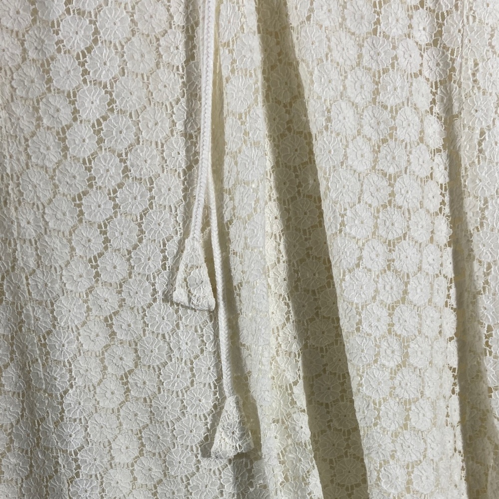 Elegant Cream Blouse with Flared Sleeves - Picture 6 of 11